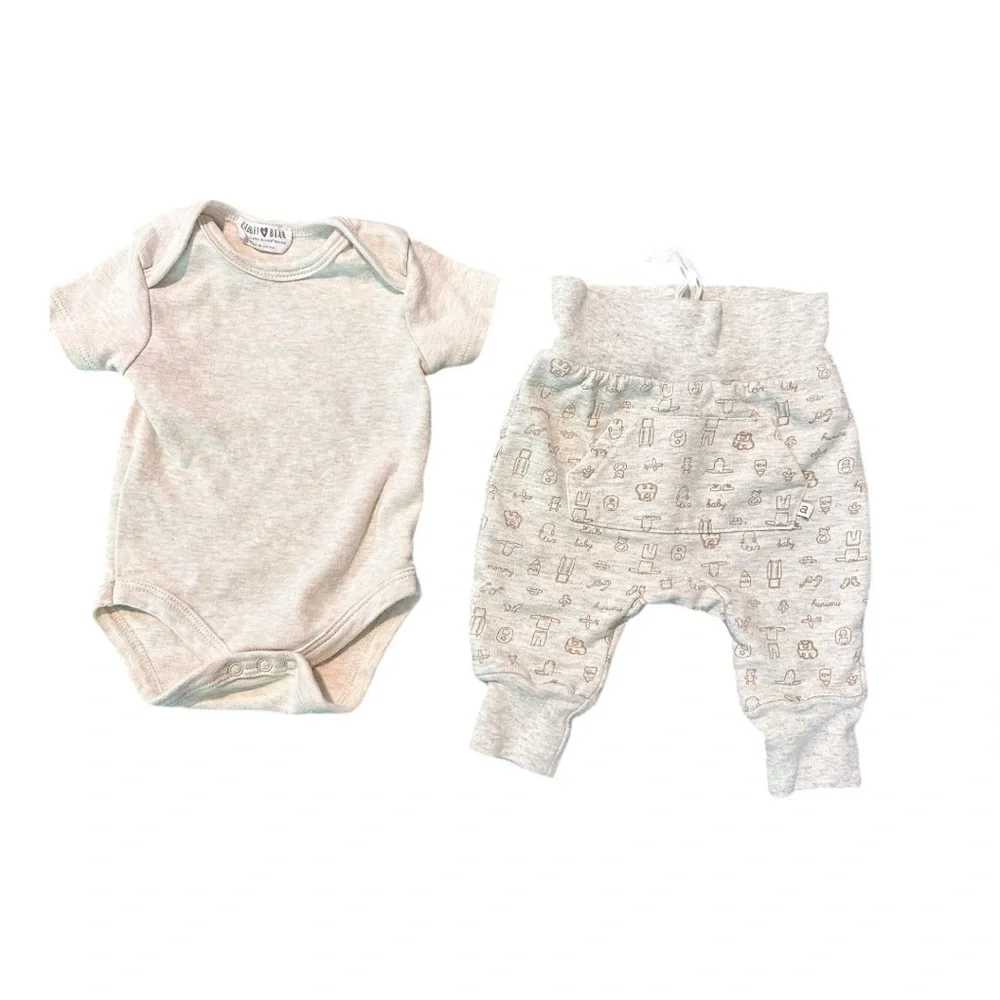 0-3 Month Baby Boy Clothing Bundle Outfits Hurley, Gerber, Rabbit + Bear & More - Picture 8 of 9